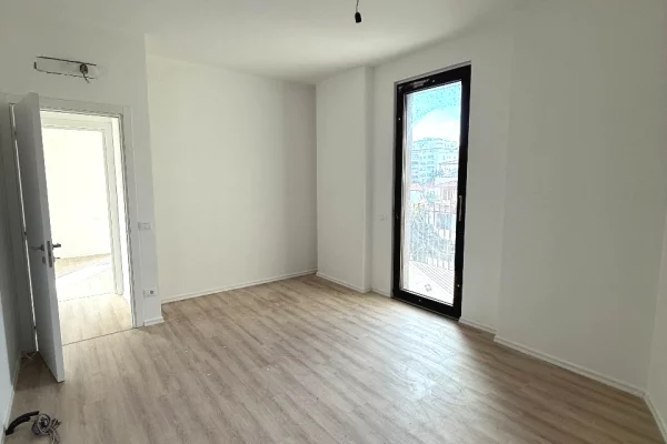 Business Property for Rent 3+1 in Tirana - 1,500 Euro