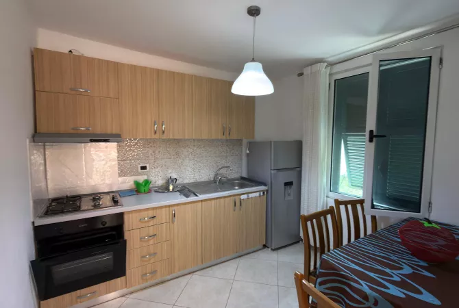 Shtepi me qera Apartament ne Tirane, 1+1, Mobilimi E mobiluar, Pagesa 50,000  Leke.