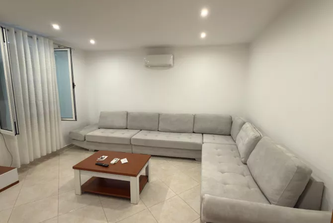 Shtepi me qera Apartament ne Tirane, 1+1, Mobilimi E mobiluar, Pagesa 50,000  Leke.