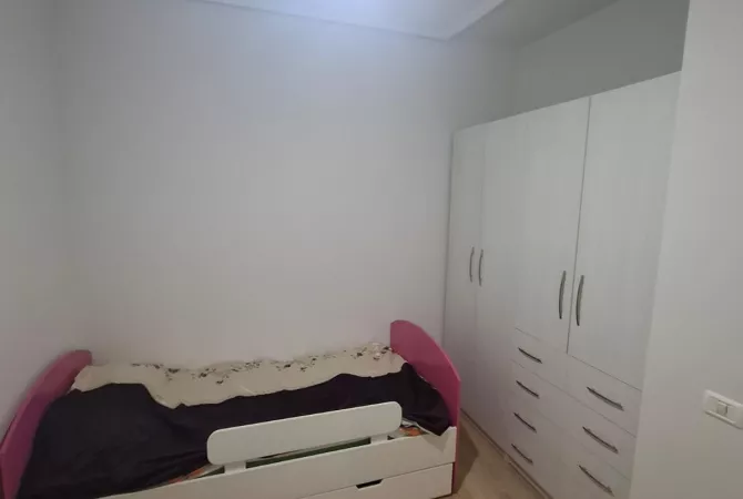 Shtepi me qera Apartament ne Tirane, 2+1, Mobilimi E mobiluar, Pagesa 500  Euro.