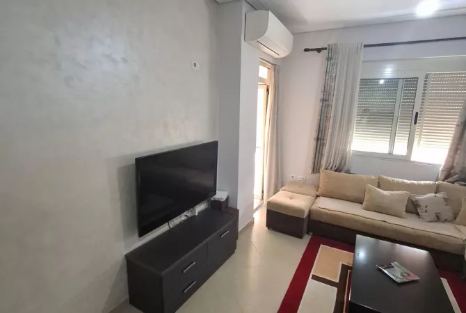 Shtepi me qera Apartament ne Tirane, 2+1, Mobilimi E mobiluar, Pagesa 500  Euro.