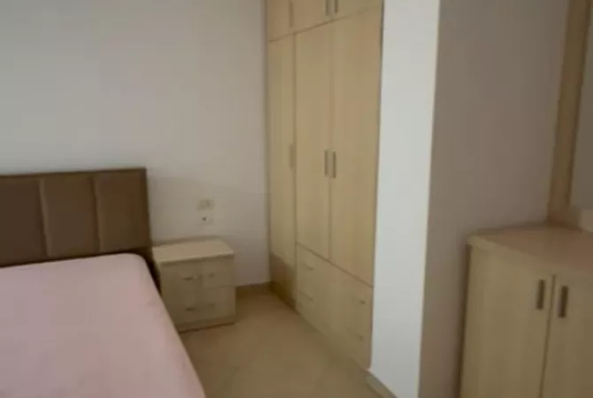 Shtepi me qera Apartament ne Tirane, 1+1, Mobilimi E mobiluar, Pagesa 500  Euro.