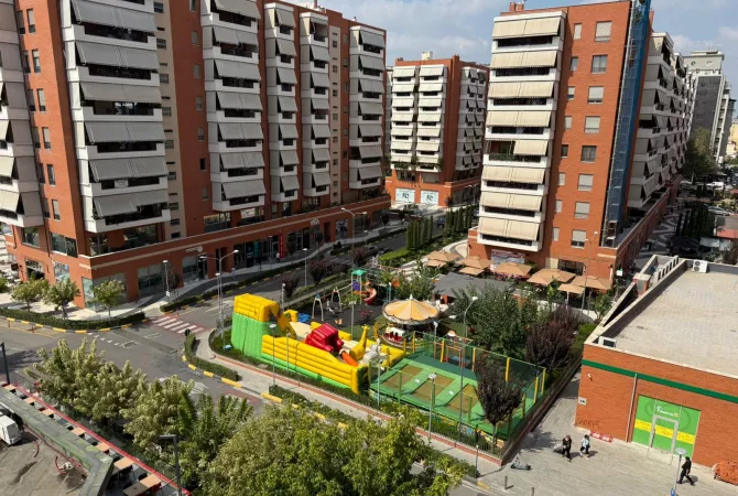 Shtepi me qera Apartament ne Tirane, 3+1, Mobilimi E mobiluar, Pagesa 1,300  Euro.