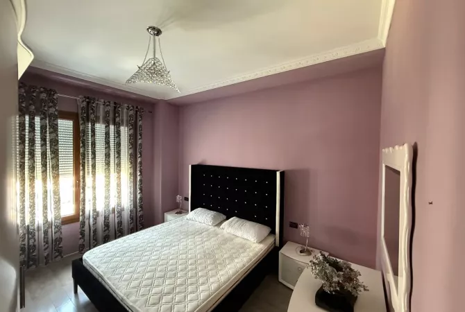 Shtepi me qera 3+1 ne Tirane - 1,300 Euro