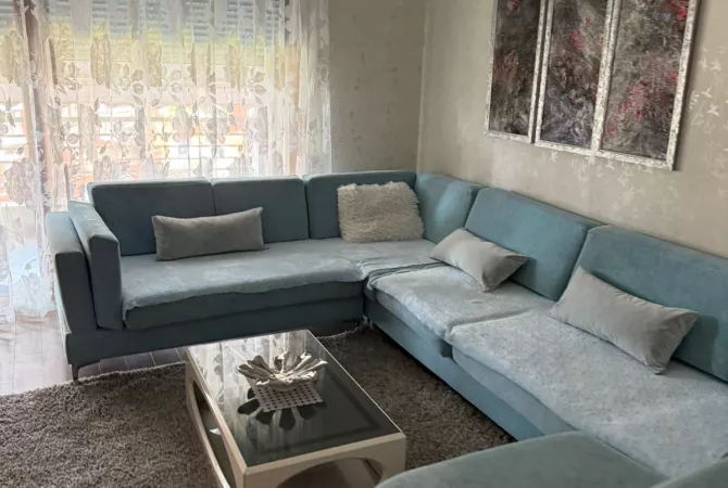 Shtepi me qera 3+1 ne Tirane - 1,300 Euro