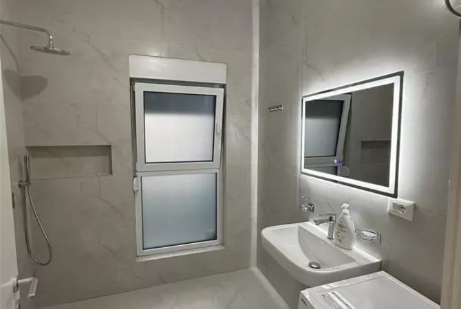 Shtepi me qera Apartament ne Tirane, 1+1, Mobilimi E mobiluar, Pagesa 550  Euro.