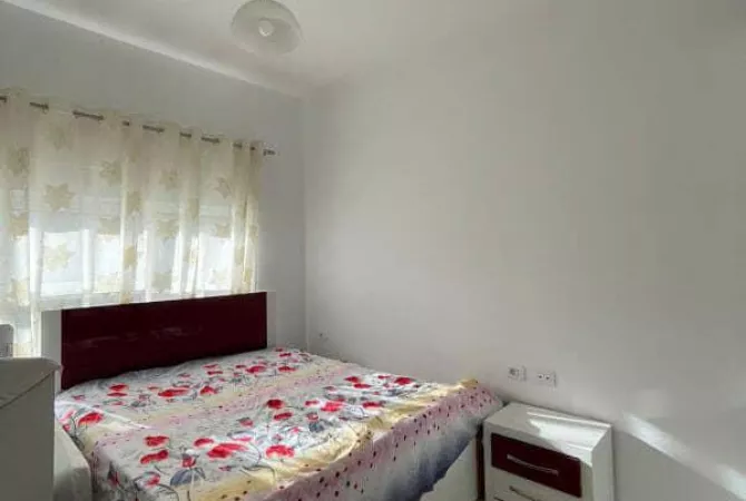 Shtepi me qera Apartament ne Tirane, 2+1, Mobilimi E mobiluar, Pagesa 500  Euro.