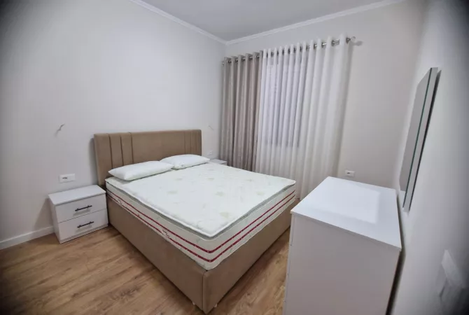 Shtepi me qera Vila Luksoze ne Tirane, 2+1, Mobilimi E mobiluar, Pagesa 750  Euro.