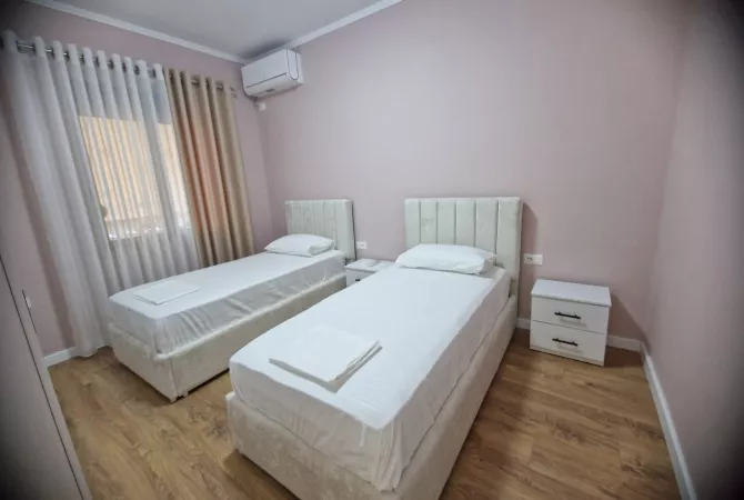 Shtepi me qera Vila Luksoze ne Tirane, 2+1, Mobilimi E mobiluar, Pagesa 750  Euro.