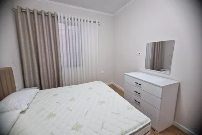 Shtepi me qera Vila Luksoze ne Tirane, 2+1, Mobilimi E mobiluar, Pagesa 750  Euro.