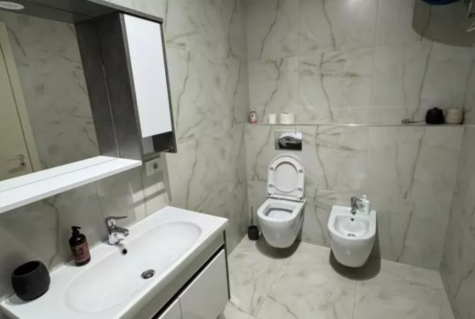 Shtepi me qera Apartament ne Tirane, 2+1, Mobilimi E mobiluar, Pagesa 750  Euro.