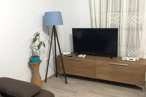 Shtepi me qera 1+1 ne Tirane - 50,000 Leke