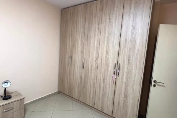 Shtepi me qera Apartament ne Tirane, 1+1, Mobilimi E mobiluar, Pagesa 500  Euro.