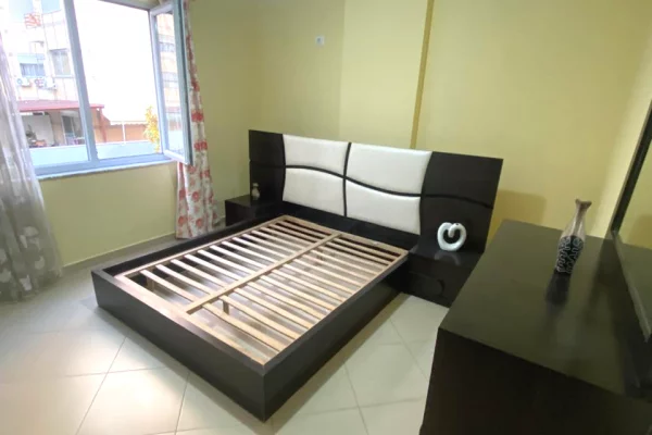 Shtepi me qera Apartament ne Tirane, 2+1, Mobilimi E mobiluar, Pagesa 50,000  Leke.