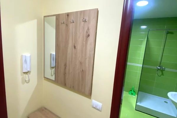 Shtepi me qera 2+1 ne Tirane - 50,000 Leke