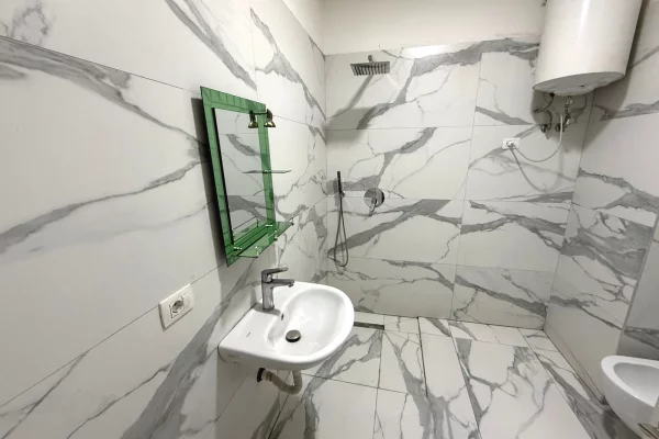 Shtepi me qera Apartament ne Tirane, 1+1, Mobilimi E mobiluar, Pagesa 450  Euro.