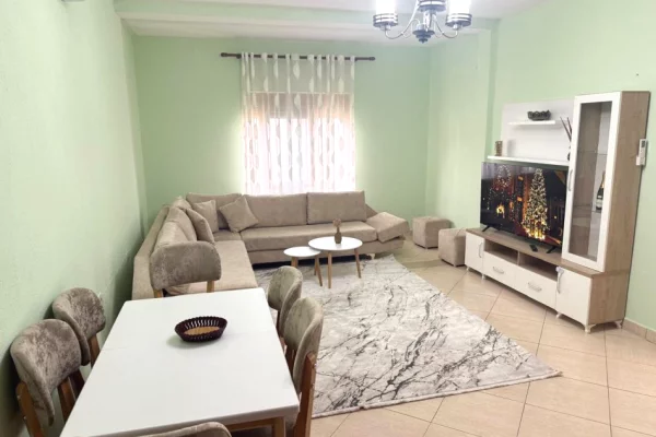 Shtepi me qera 2+1 ne Tirane - 450 Euro