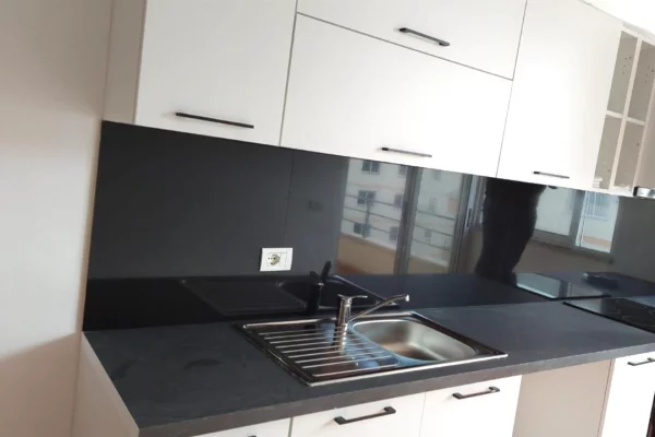 Shtepi me qera Apartament ne Tirane, 2+1, Mobilimi E mobiluar, Pagesa 500  Euro.