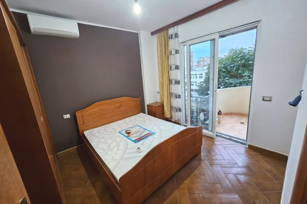 Shtepi me qera 3+1 ne Tirane - 700 Euro