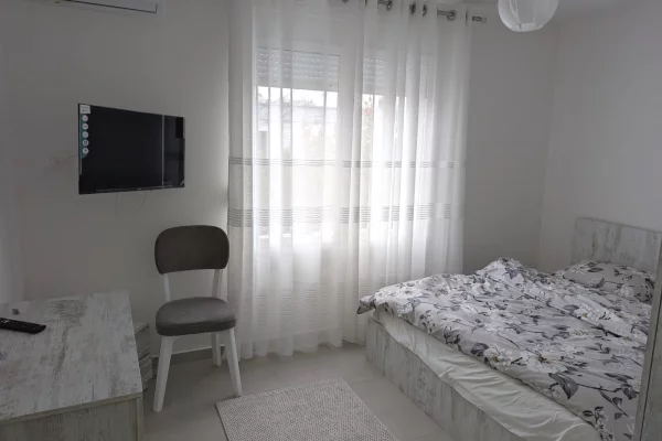 Shtepi me qera 2+1 ne Tirane - 65,000 Leke