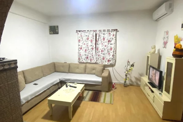 Shtepi me qera 2+1 ne Tirane - 450 Euro
