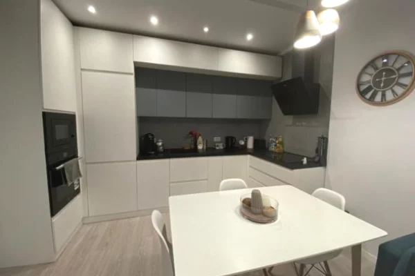 Shtepi me qera 2+1 ne Tirane - 50,000 Leke