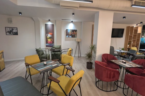 Ambient biznesi ne shitje 2+1 ne Tirane - 18,000 Euro