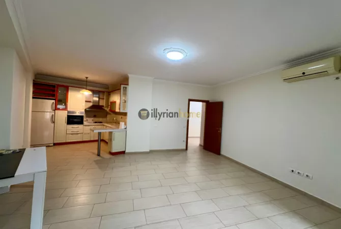 Shtepi me qera 2+1 ne Tirane - 1,000 Euro