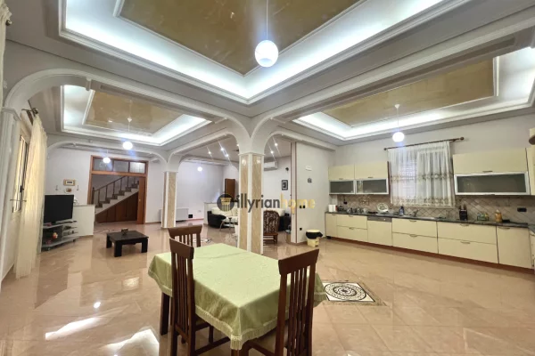 Shtepi ne shitje 4+1 ne Vlore - 650,000 Euro