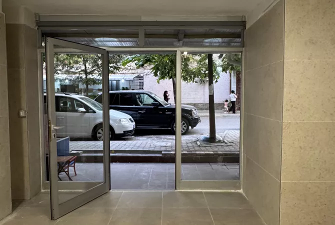 Ambient biznesi me qera 1+1 ne Tirane - 40,000 Leke
