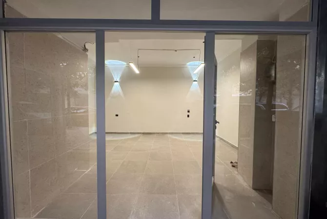 Ambient biznesi me qera 1+1 ne Tirane - 40,000 Leke