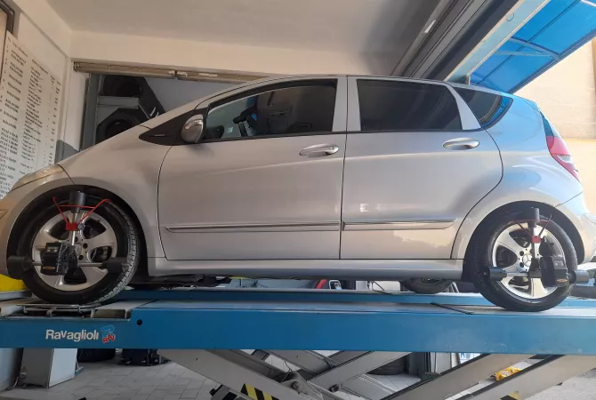 Cars for sale in Tirana, Mercedes-Benz, 2005 Diesel,Kambio Manual Payment 2,500  Euro.