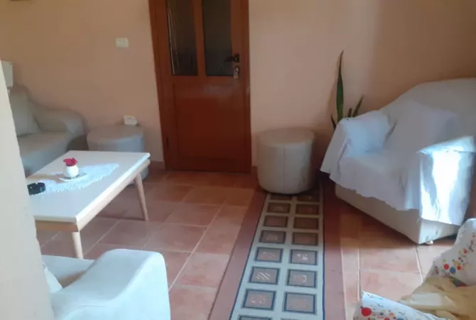 Shtepi ne shitje Shtepi Private ne Lushnje, 5+1, Mobilimi E mobiluar, Pagesa 325,000  Euro.