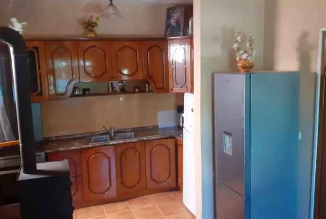 Shtepi ne shitje Shtepi Private ne Lushnje, 5+1, Mobilimi E mobiluar, Pagesa 325,000  Euro.