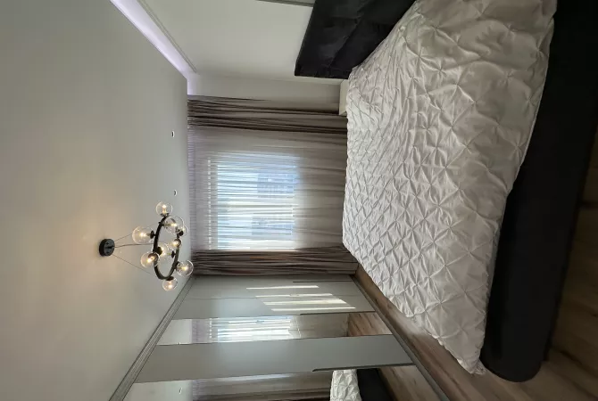 Shtepi me qera Apartament ne Tirane, 3+1, Mobilimi E mobiluar, Pagesa 999  Euro.