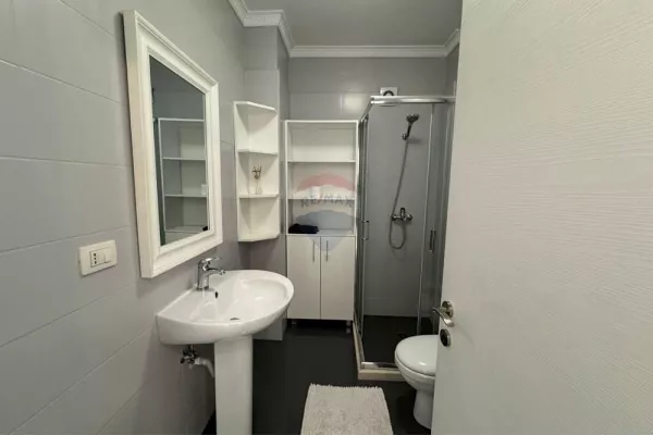 Shtepi me qera Apartament ne Tirane, 2+1, Mobilimi E mobiluar, Pagesa 550  Euro.