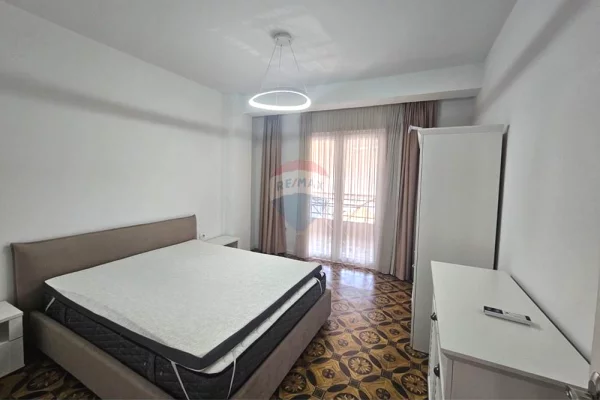 Shtepi me qera Apartament ne Tirane, 1+1, Mobilimi E mobiluar, Pagesa 750  Euro.