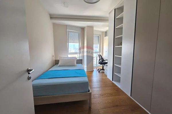 Shtepi ne shitje Apartament ne Tirane, 3+1, Mobilimi E mobiluar, Pagesa 358,000  Euro.