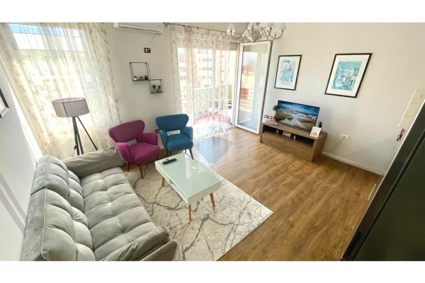 Shtepi me qera 1+1 ne Tirane - 700 Euro