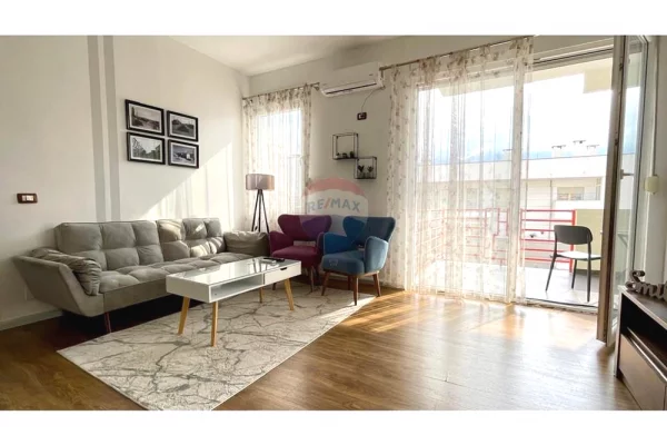 Shtepi me qera 1+1 ne Tirane - 700 Euro