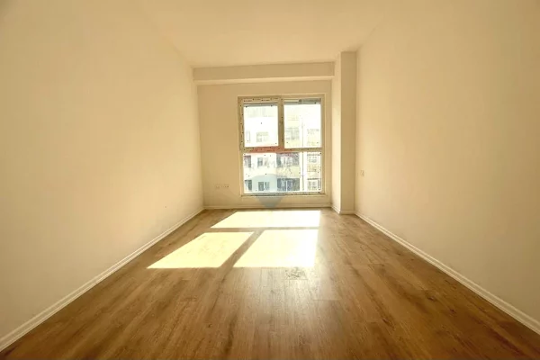 Shtepi ne shitje Apartament ne Tirane, 2+1, Mobilimi Bosh, pa mobiluar, Pagesa 189,900  Euro.