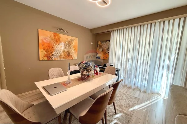 Shtepi ne shitje Apartament ne Tirane, 2+1, Mobilimi E mobiluar, Pagesa 245,000  Euro.