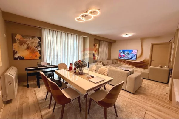 Shtepi ne shitje Apartament ne Tirane, 2+1, Mobilimi E mobiluar, Pagesa 245,000  Euro.