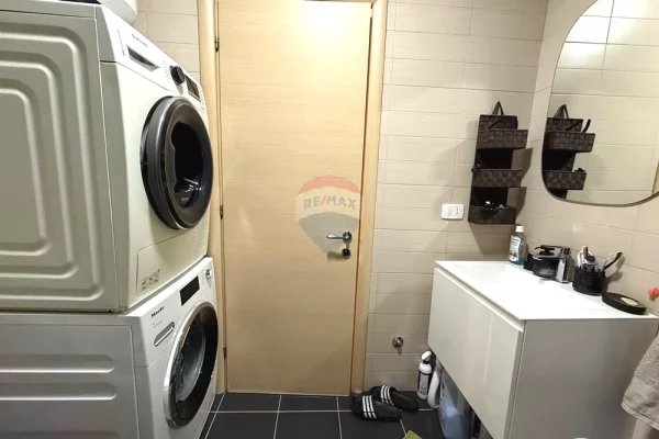 Shtepi ne shitje Apartament ne Tirane, 2+1, Mobilimi E mobiluar, Pagesa 245,000  Euro.