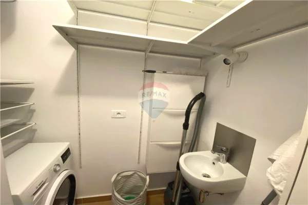 Shtepi me qera Apartament ne Tirane, 2+1, Mobilimi E mobiluar, Pagesa 900  Euro.