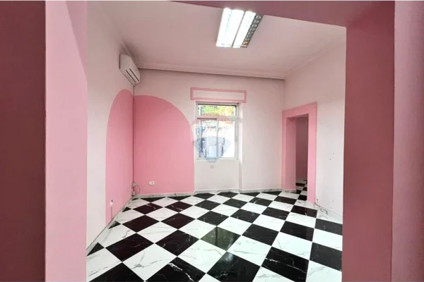 Business Property for Rent 1+1 in Tirana - 700 Euro