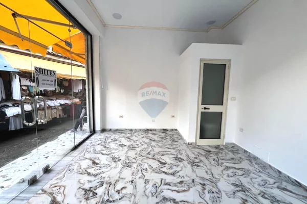 Dyqan  Per Qira, Sheshi Skenderbej, Tirane!