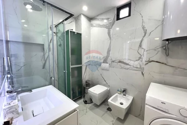 Shtepi me qera Apartament ne Tirane, 2+1, Mobilimi E mobiluar, Pagesa 850  Euro.