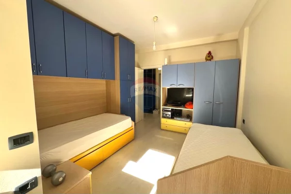 Shtepi me qera Apartament ne Tirane, 2+1, Mobilimi E mobiluar, Pagesa 850  Euro.
