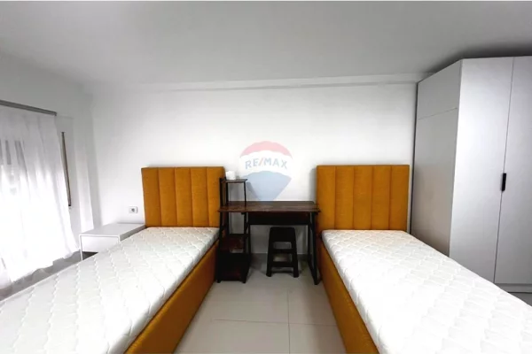 Shtepi me qera Duplex(shtepi me 2 kate) ne Tirane, 3+1, Mobilimi E mobiluar, Pagesa 1,400  Euro.